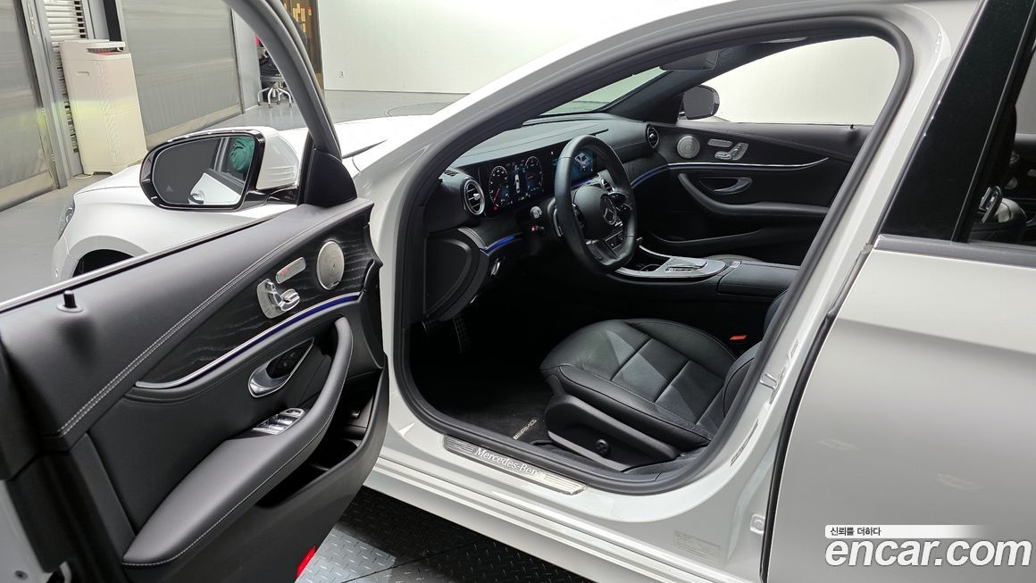 Mercedes-Benz E-Class 2023