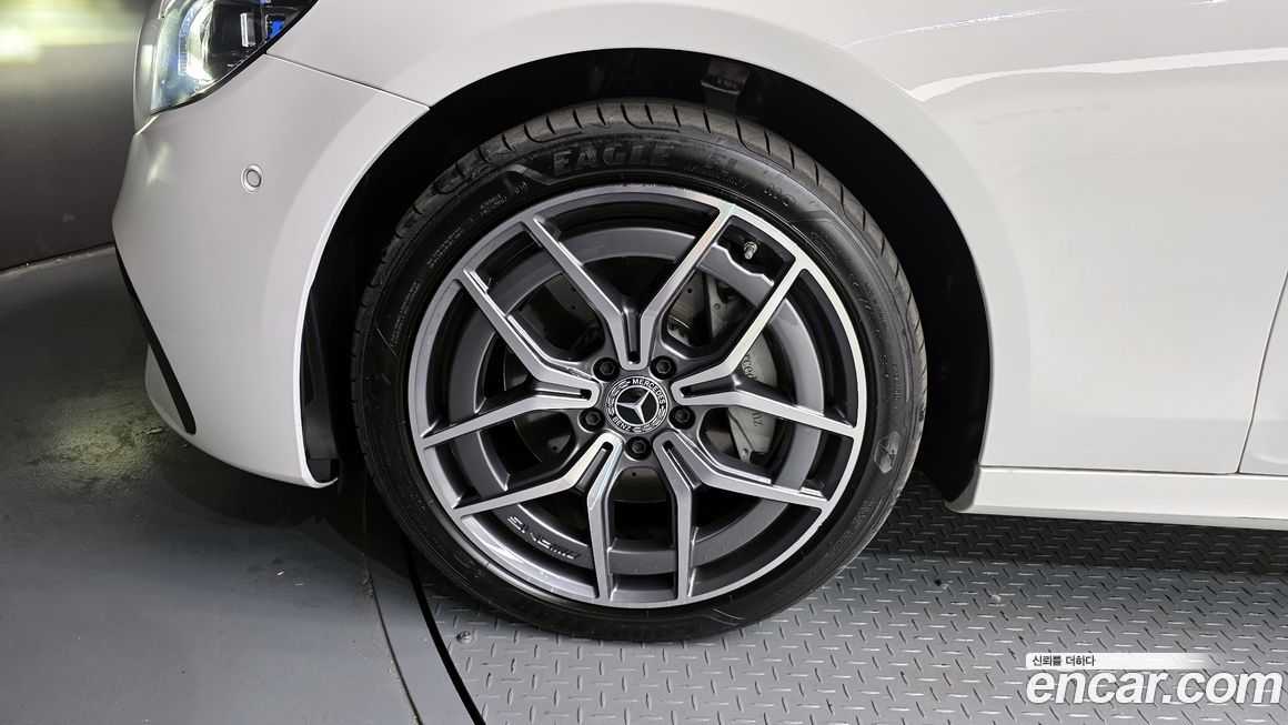 Mercedes-Benz E-Class 2023