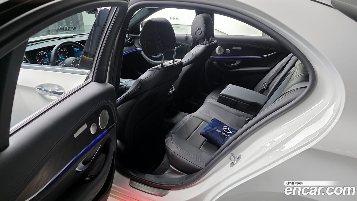 Mercedes-Benz E-Class 2023