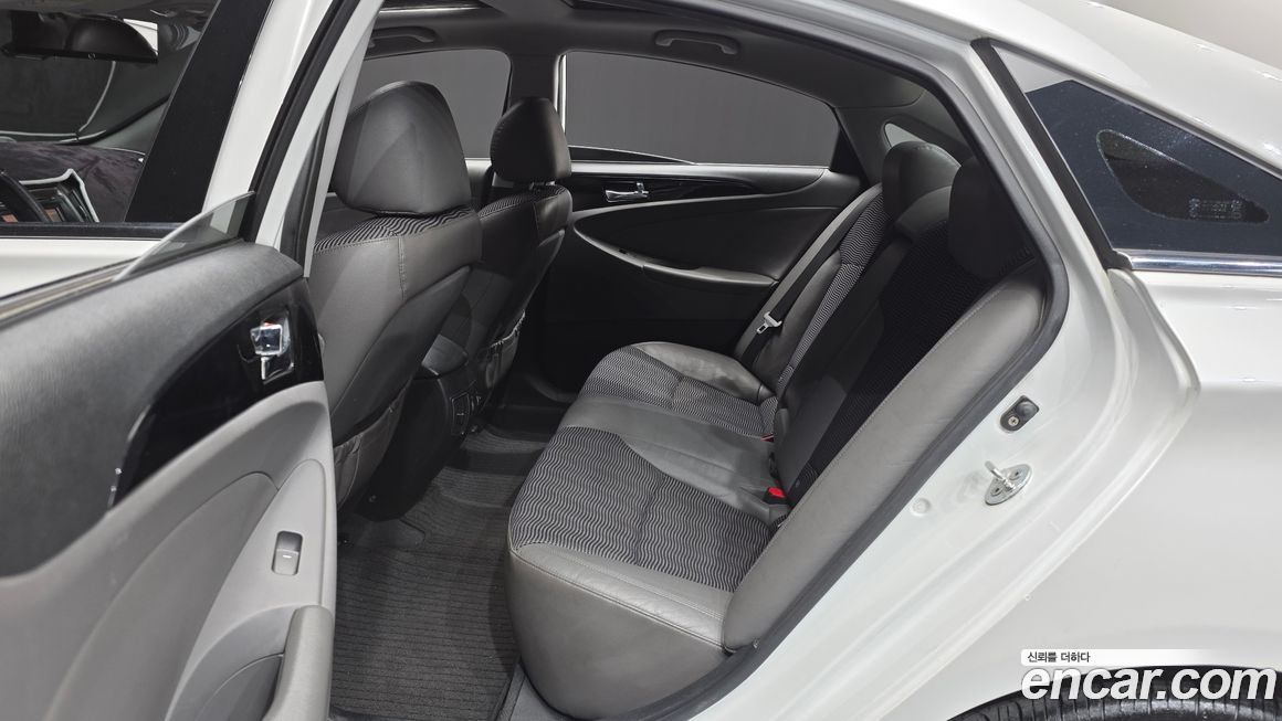Hyundai Sonata 2010