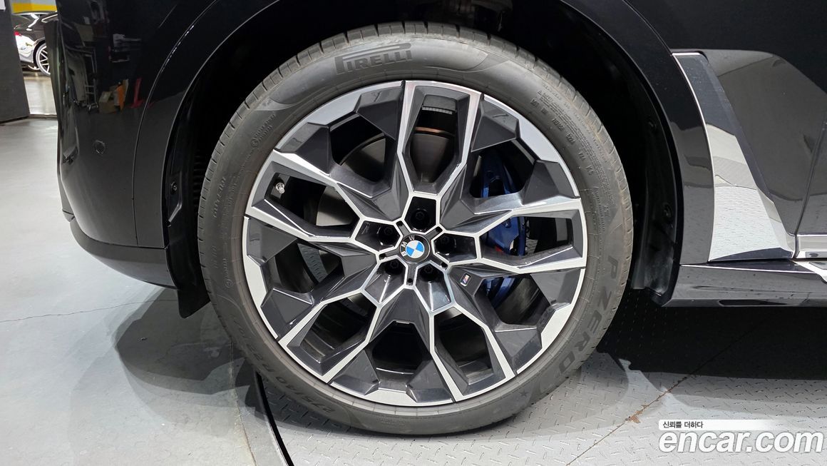 BMW X7 2025
