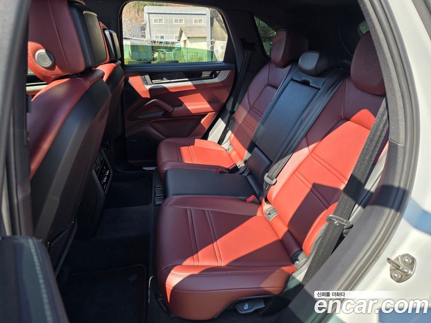 Porsche Cayenne 2025