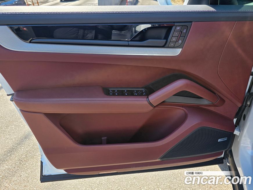 Porsche Cayenne 2025