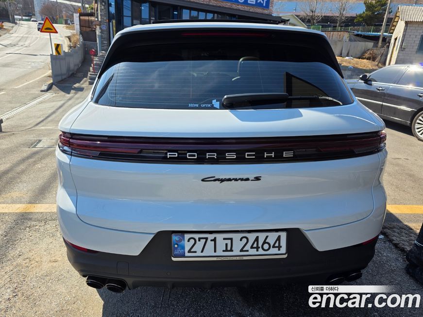 Porsche Cayenne 2025