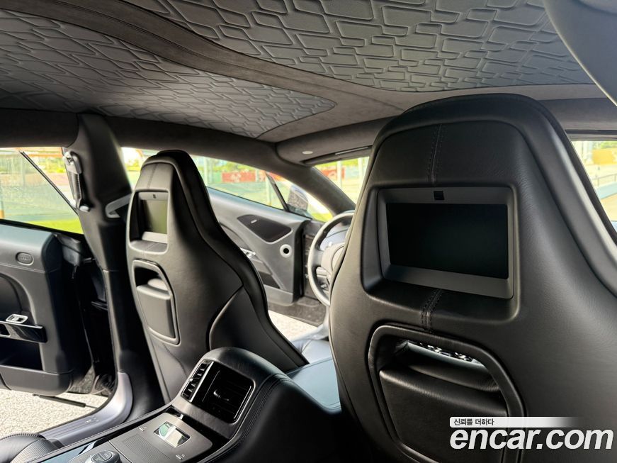 Astonmartin Rapide 2015