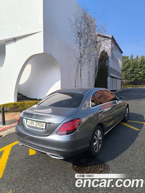 Mercedes-Benz C-Class 2019