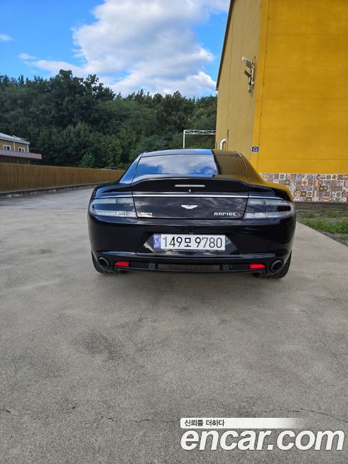 Astonmartin Rapide 2015