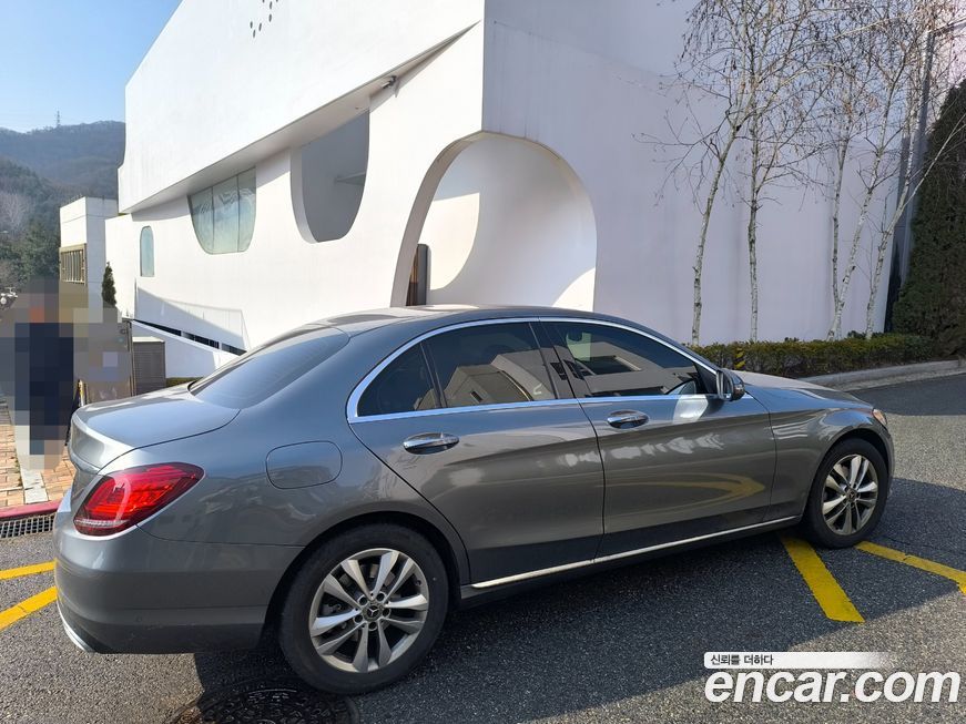 Mercedes-Benz C-Class 2019