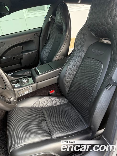 Astonmartin Rapide 2015