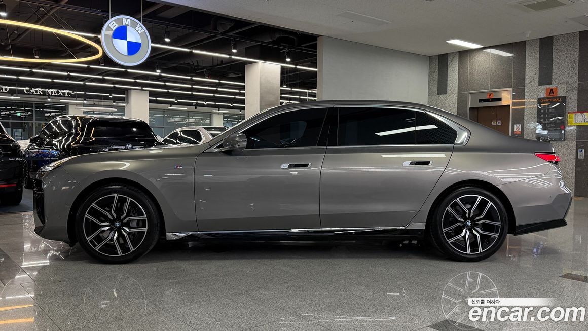 BMW 7-Series 2024