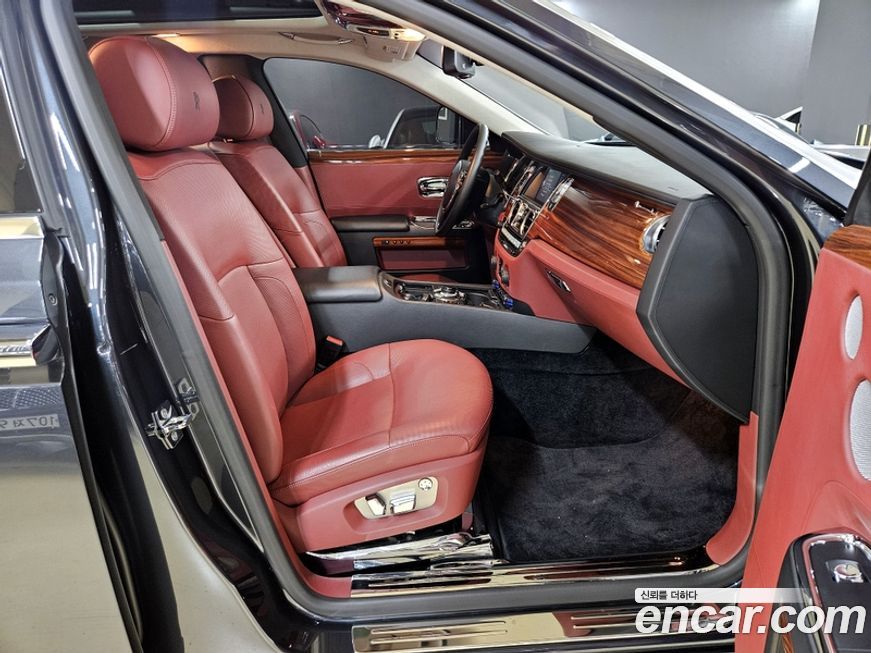 Rolls-Royce Ghost 2010