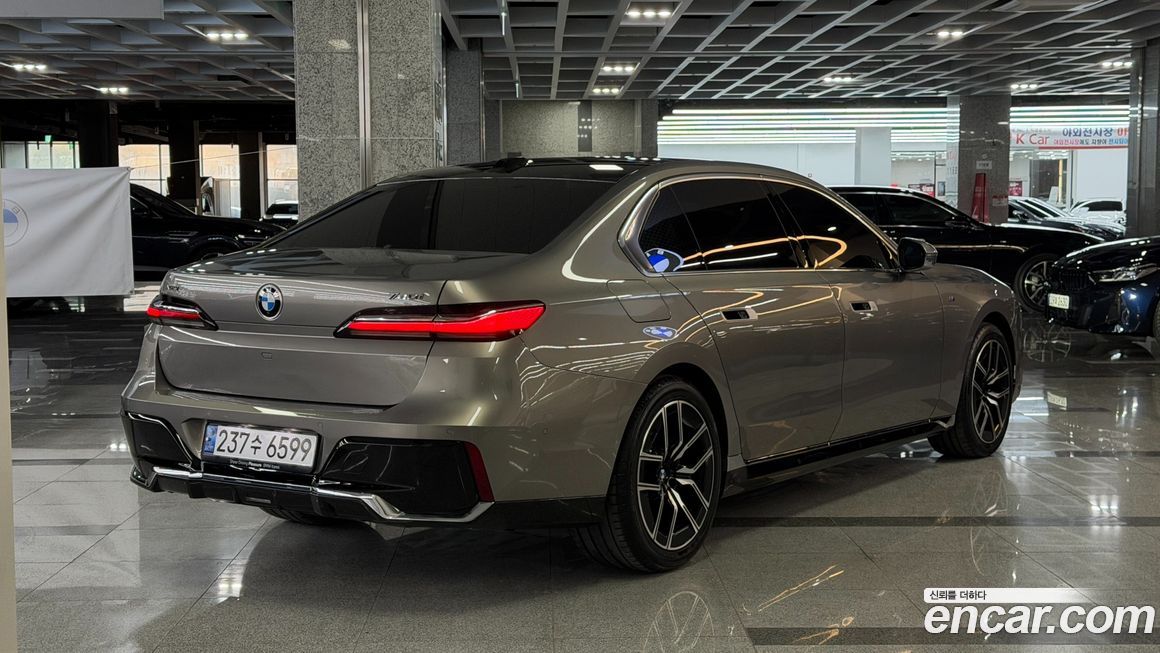 BMW 7-Series 2024