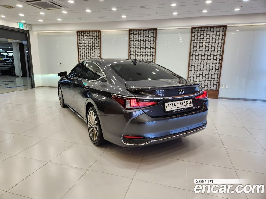 Lexus ES 2026