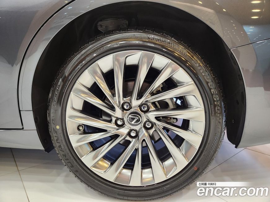 Lexus ES 2026