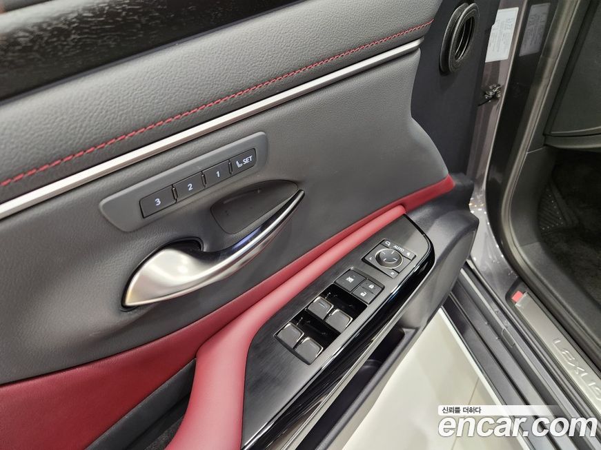 Lexus ES 2026