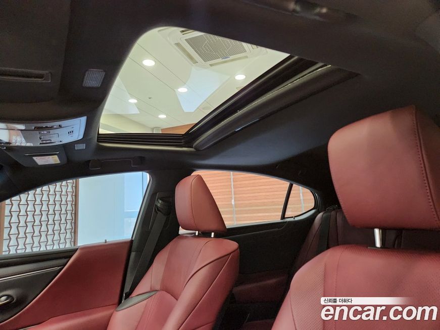 Lexus ES 2026