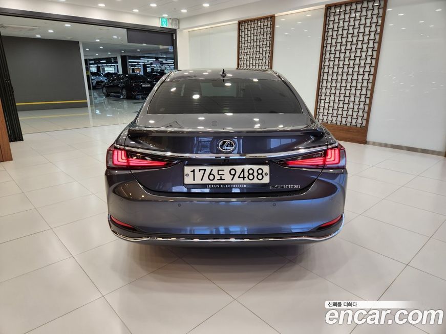 Lexus ES 2026
