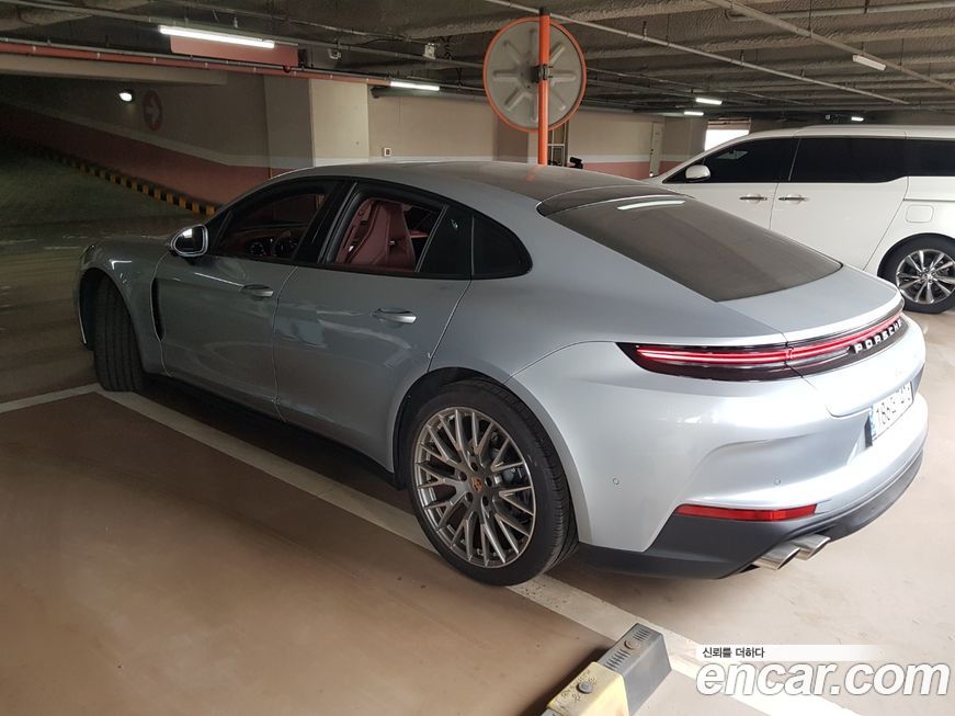 Porsche Panamera 2025