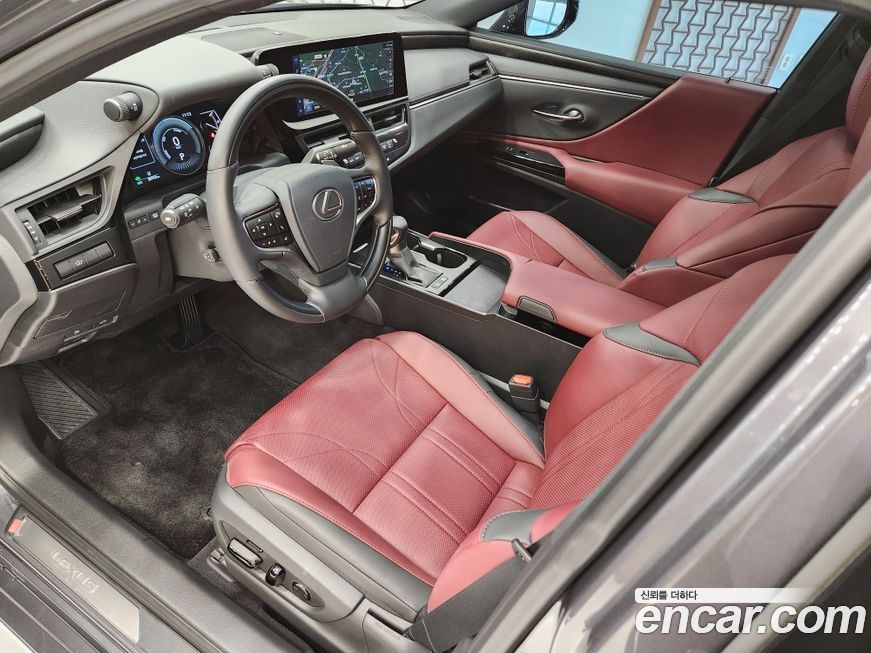 Lexus ES 2026