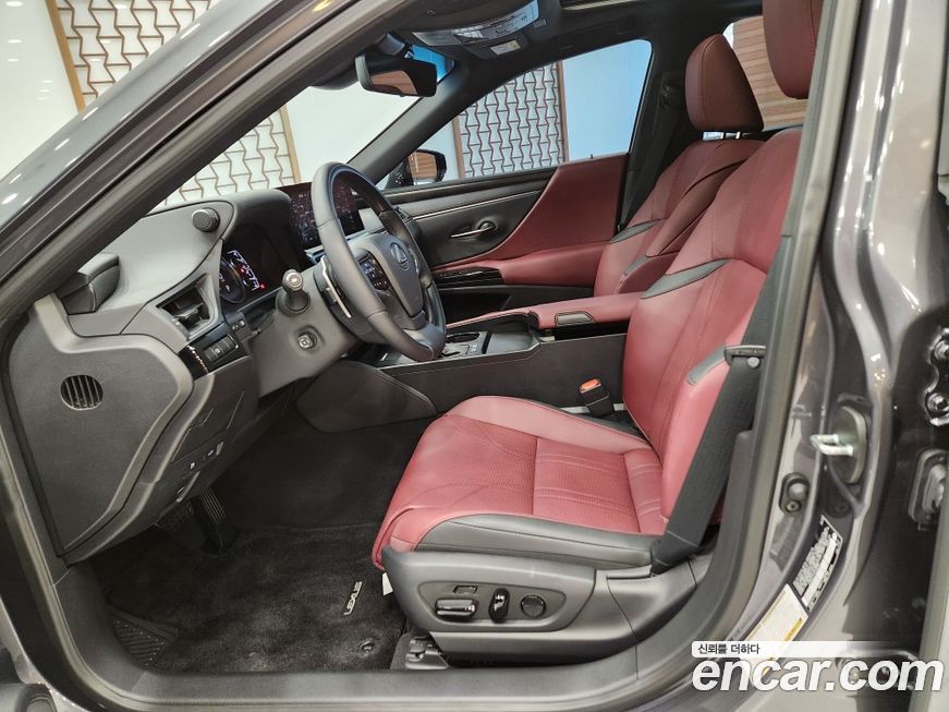 Lexus ES 2026