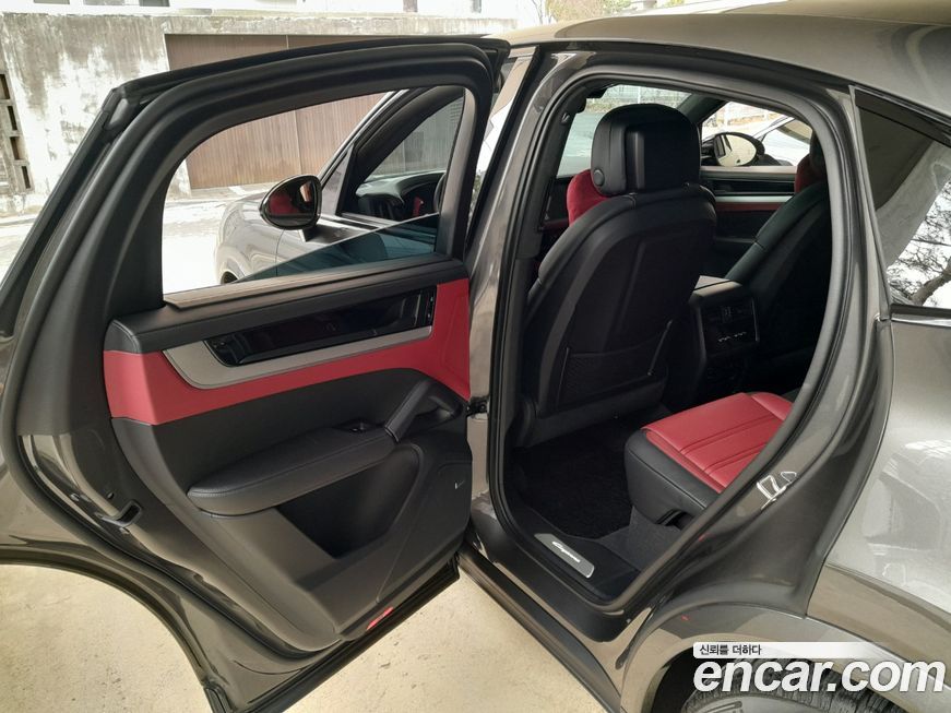 Porsche Cayenne 2024