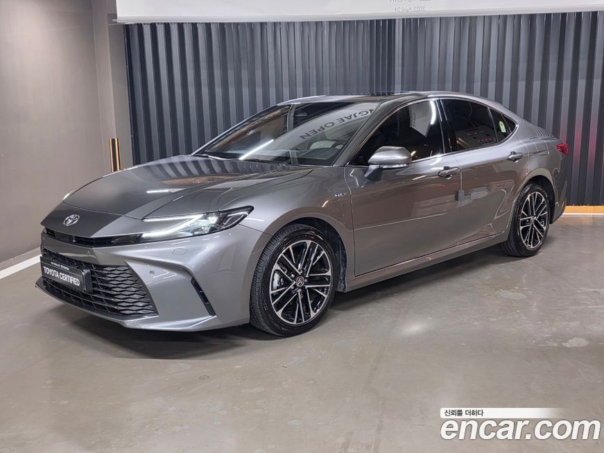 Toyota Camry 2025