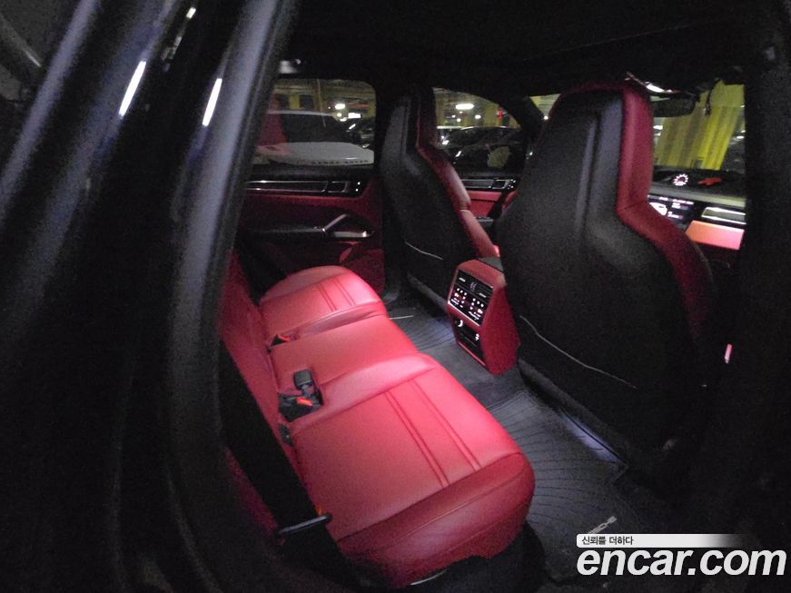 Porsche Cayenne 2021