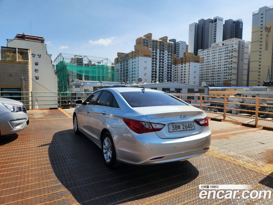 Hyundai Sonata 2010