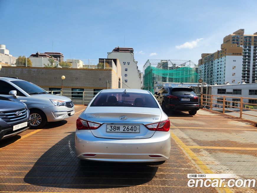 Hyundai Sonata 2010