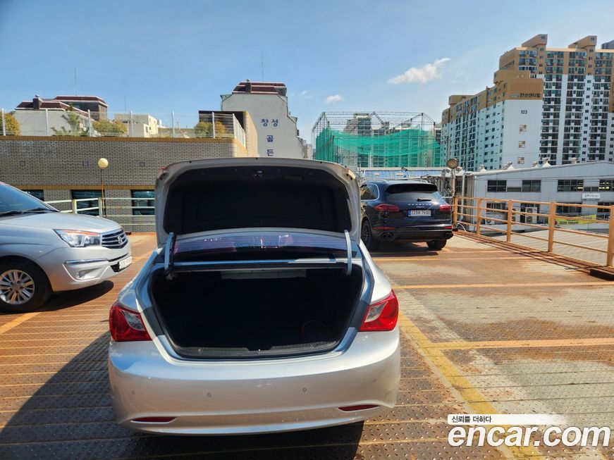 Hyundai Sonata 2010