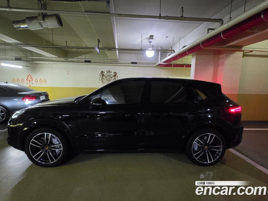 Porsche Cayenne 2021