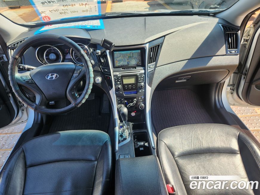 Hyundai Sonata 2010