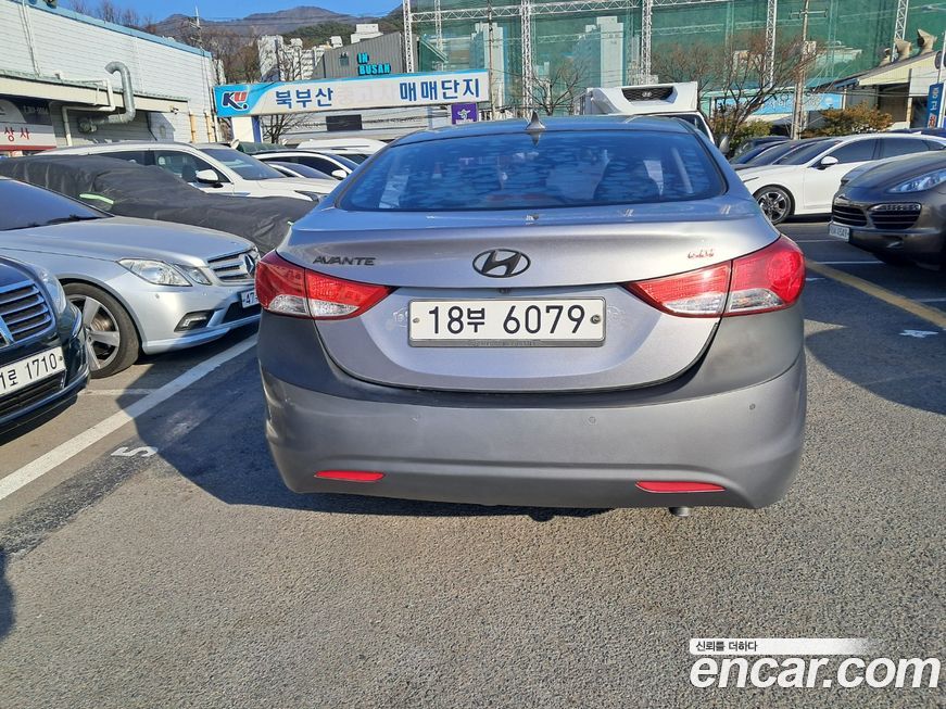 Hyundai AVANTE 2013