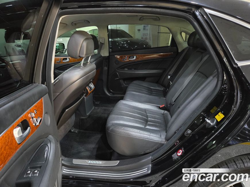 Hyundai Equus 2012