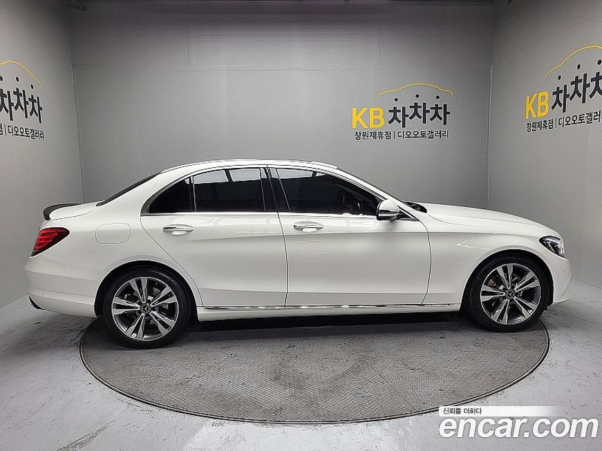 Mercedes-Benz C-Class 2018