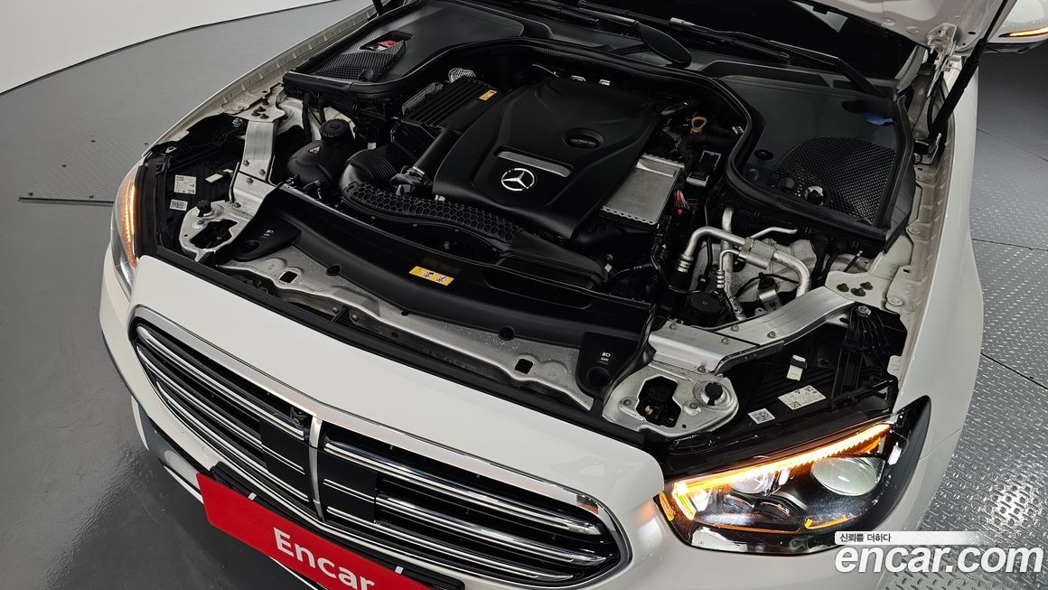 Mercedes-Benz E-Class 2021