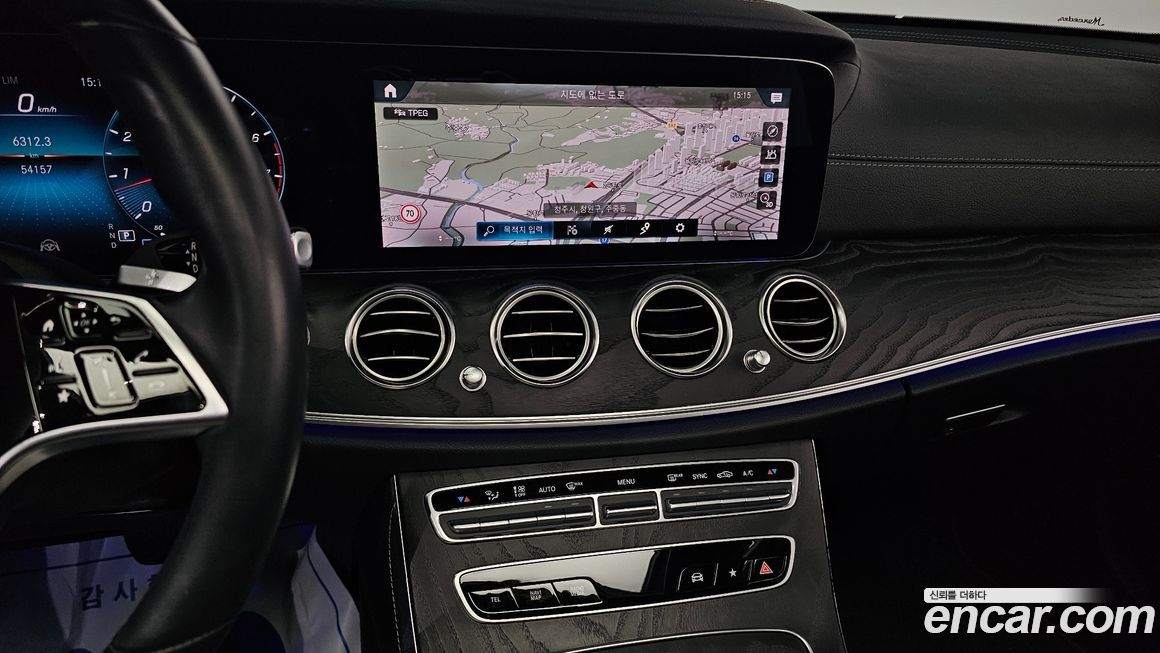 Mercedes-Benz E-Class 2021