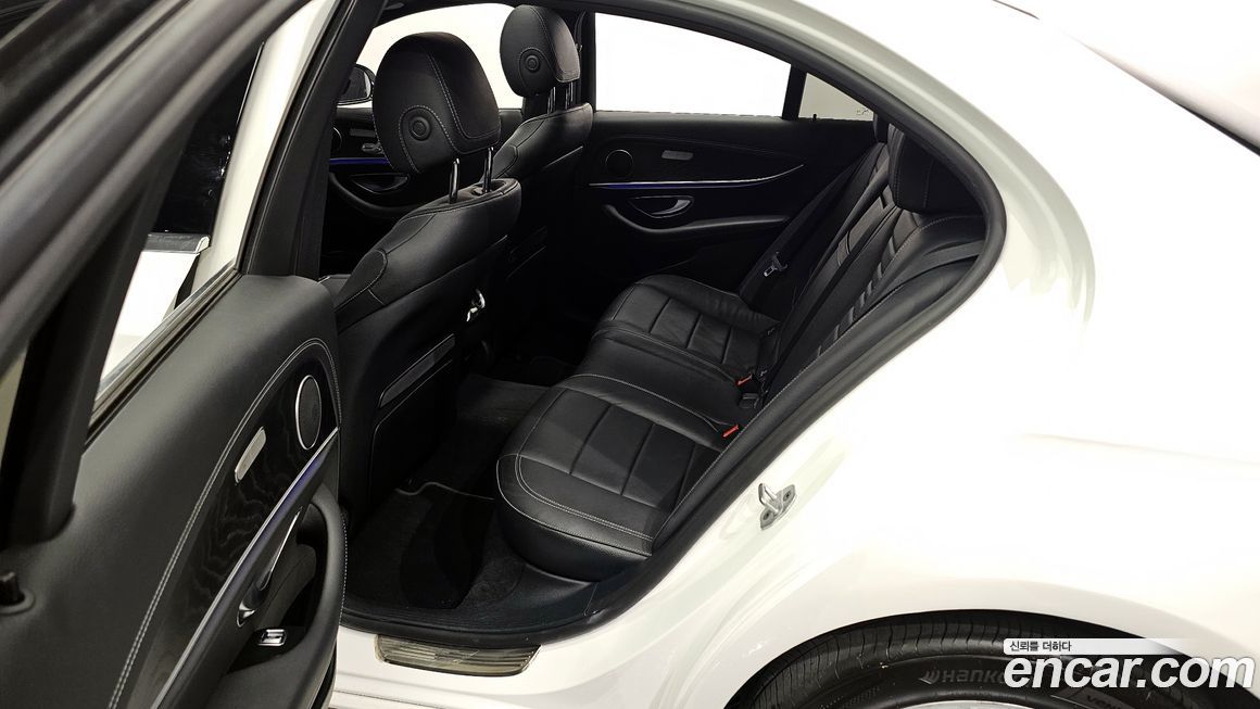 Mercedes-Benz E-Class 2021