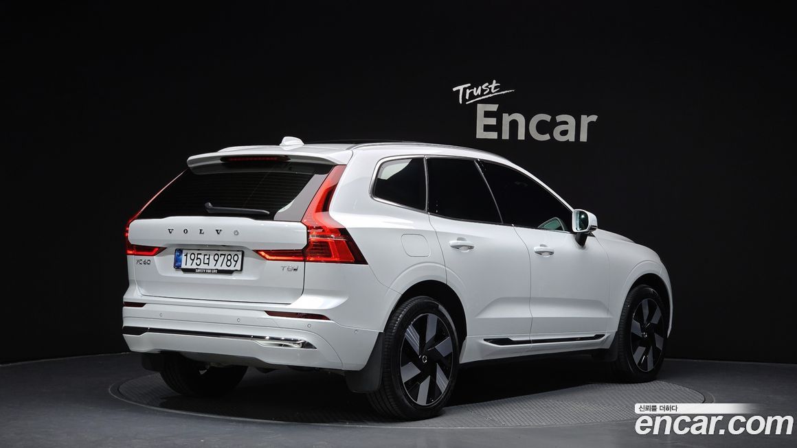 Volvo XC60 2025