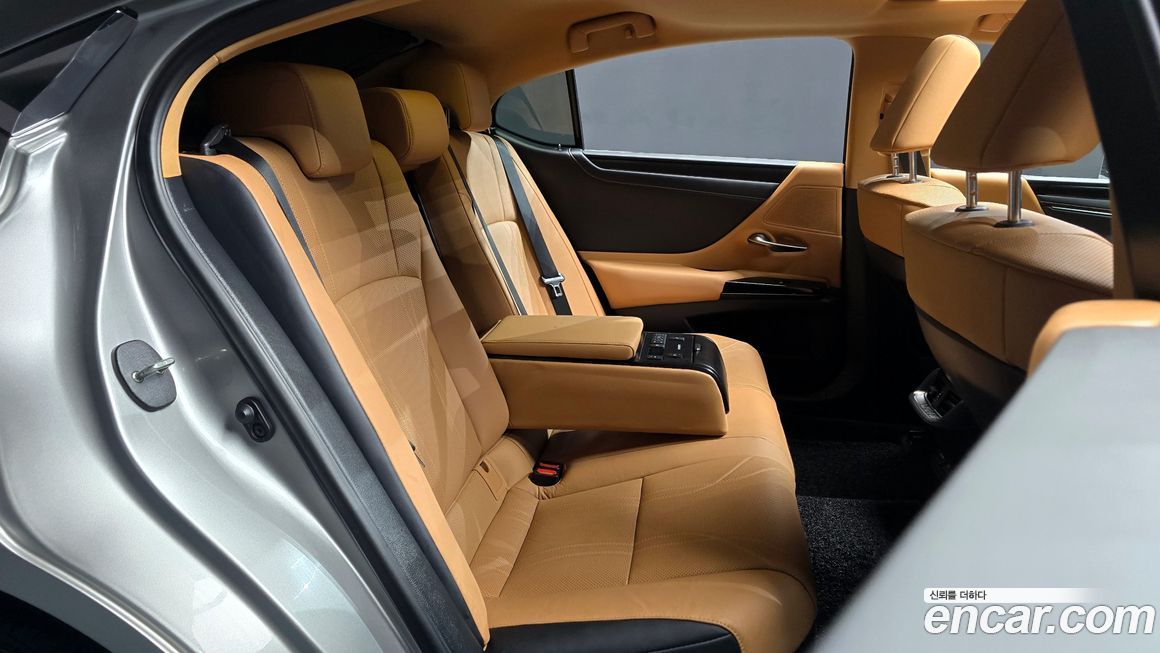 Lexus ES 2023