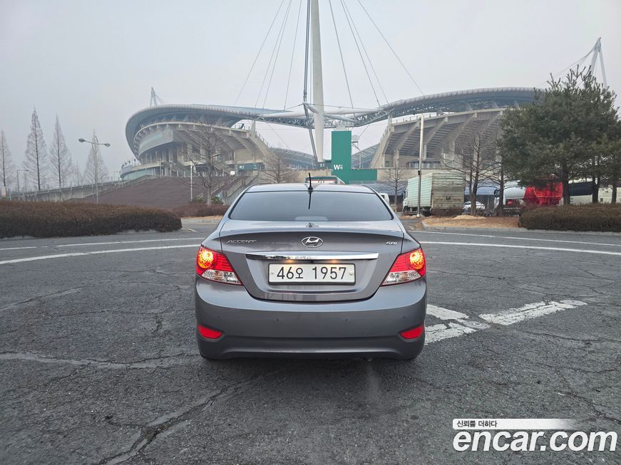 Hyundai Accent 2014