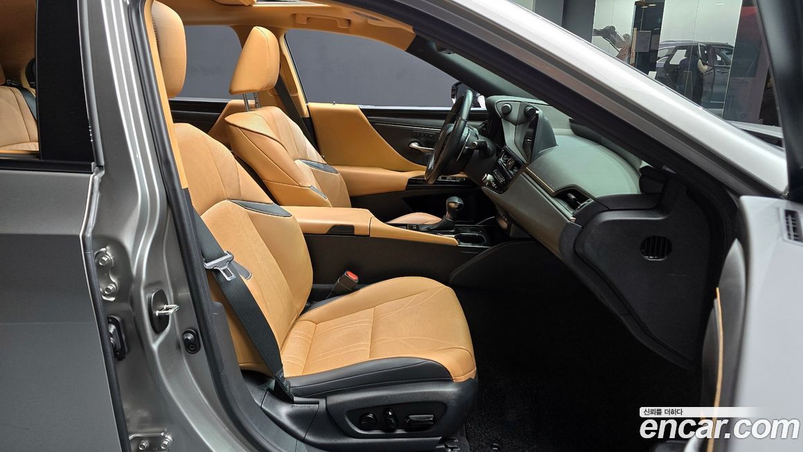 Lexus ES 2023