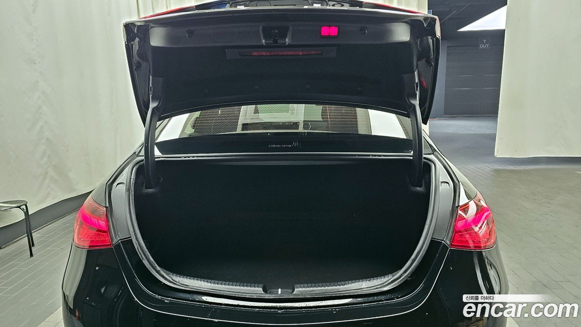 Mercedes-Benz C-Class 2022
