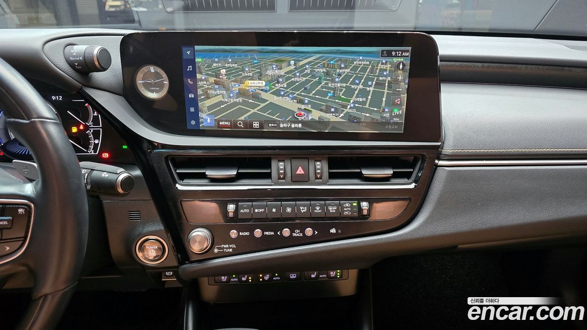 Lexus ES 2023