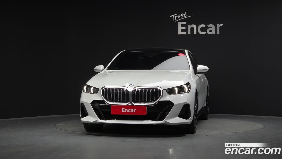 BMW 5-Series 2025
