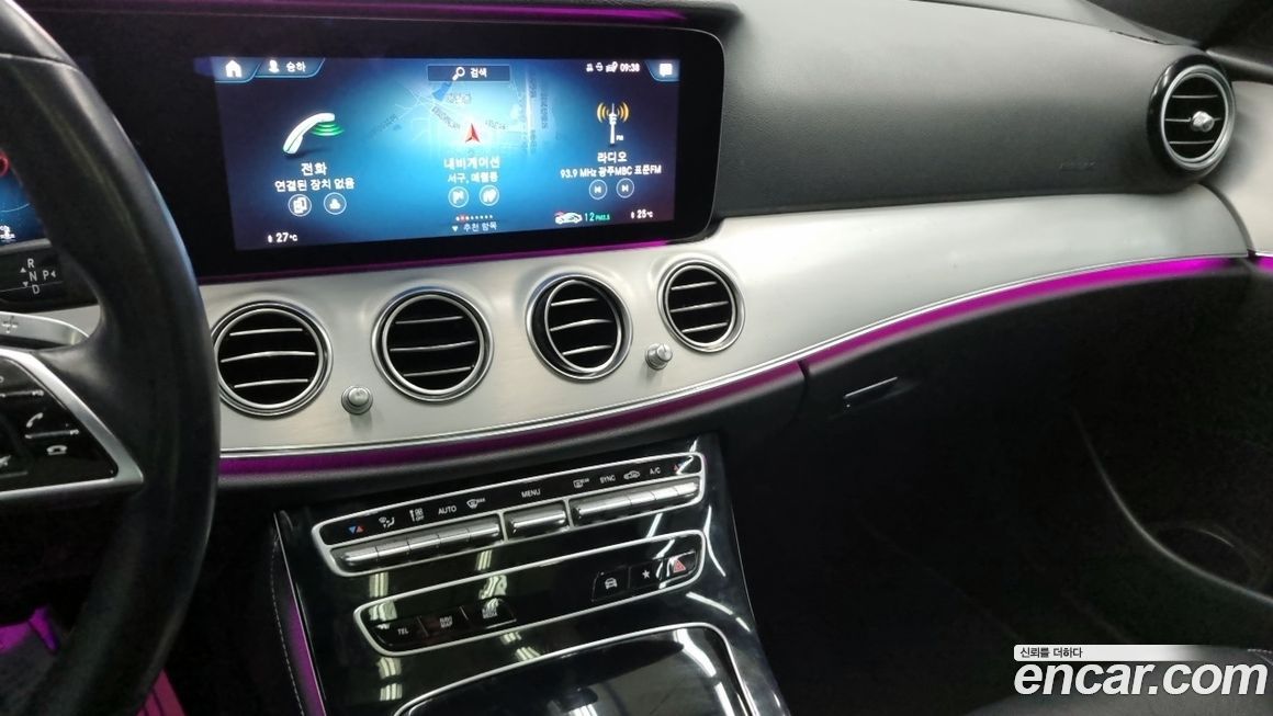 Mercedes-Benz E-Class 2021