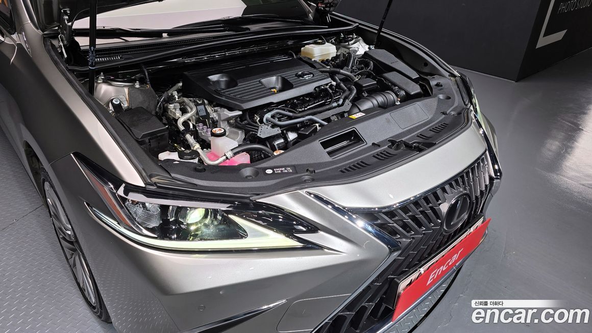 Lexus ES 2023