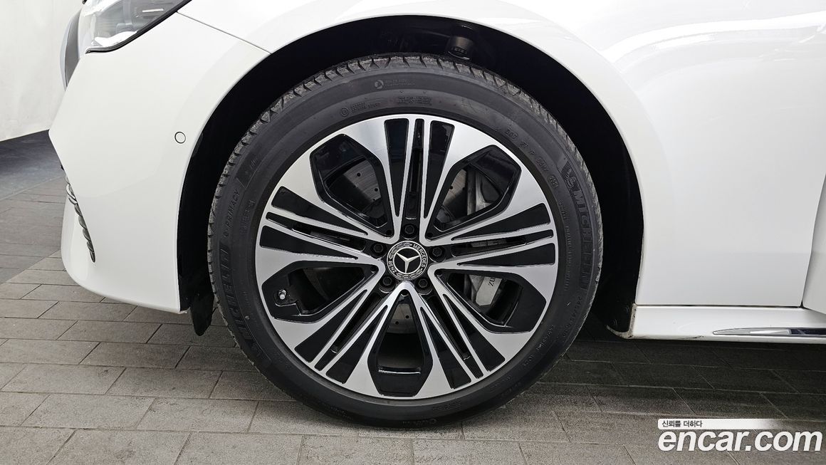 Mercedes-Benz E-Class 2025