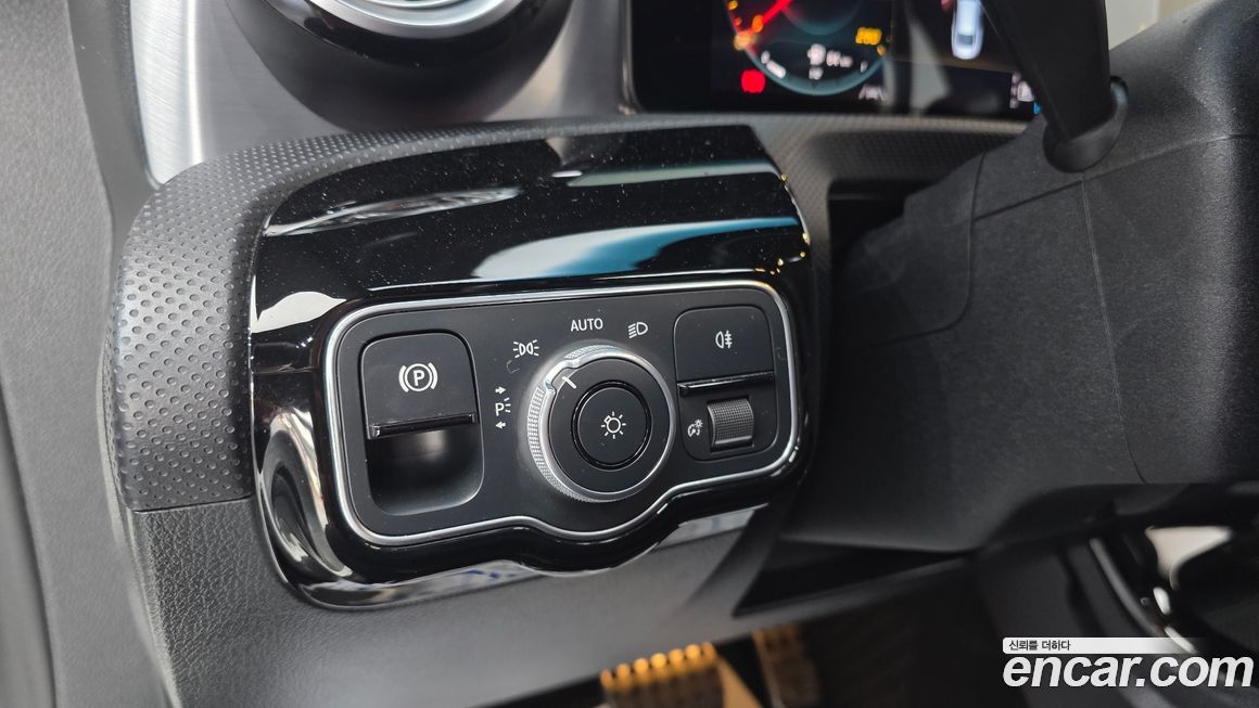 Mercedes-Benz CLA-Class 2021