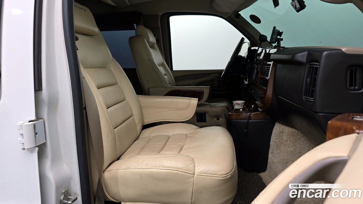 Chevrolet Express Van 2010